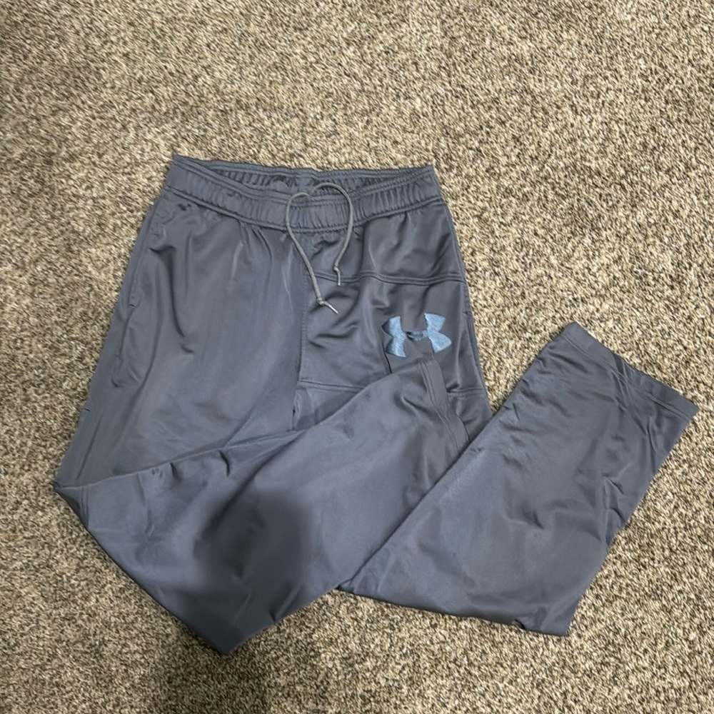 Under Armour loose fit sweatpants-Large